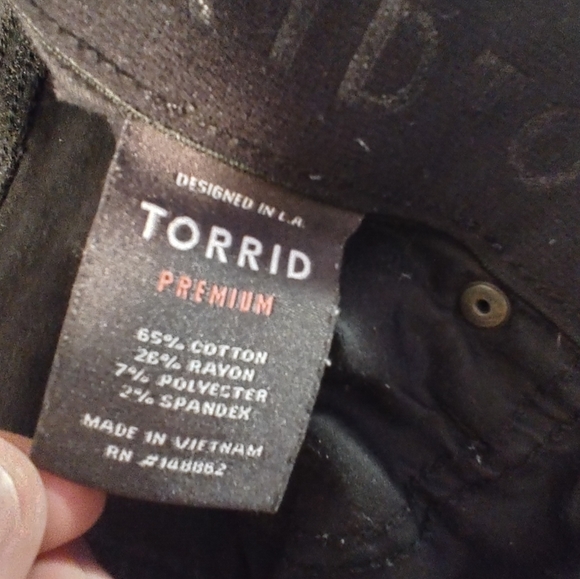 Torrid Sky High Skinny Premium Destroyed Black Jeans 14R - Picture 7 of 14